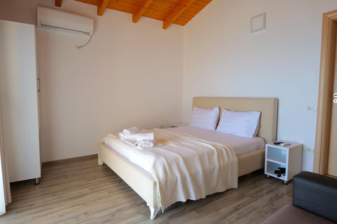 Alex & Sofi Hotel Himara Kültér fotó